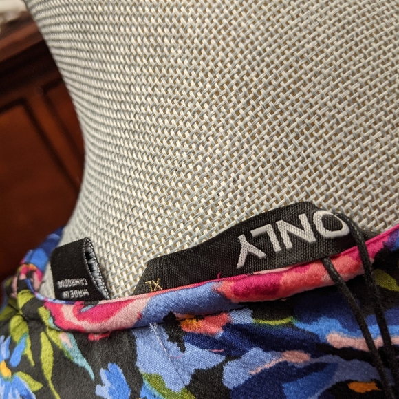 NWT Dex Dress - Picture 6 of 6